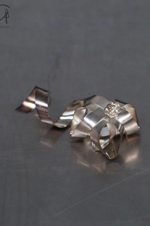 CONSTANÇA ENTRUDO Christmas bow silver ear cuff / earring series CE-SS24_EAR01-YIN 1